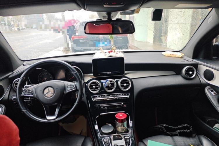 Used Mercedes-Benz GLC Coupe 2018 GLC 200 4MATIC Coupe SUV Center Console