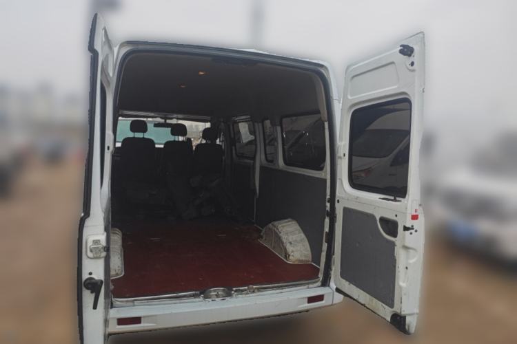 Used SAIC MAXUS Xintu V80 2021 2.0T Manual Classic Aoyuntong 127 PS Mid-axle Mid-roof 6/7/8/9-Seater