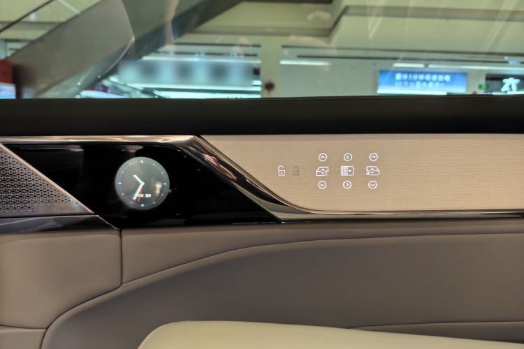 Used Volvo EM90 2025 Ultra Six-Seater