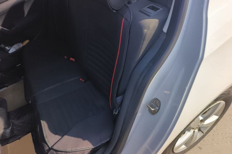 Used Volkswagen Lavida 2013 Revised Classic 1.6L Manual Fashion Edition
