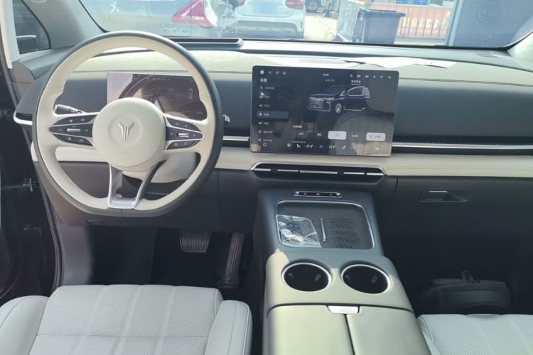 Used VOYAH Dream 2025 PHEV Four-Wheel-Drive Flagship Version – Qiankun Edition
