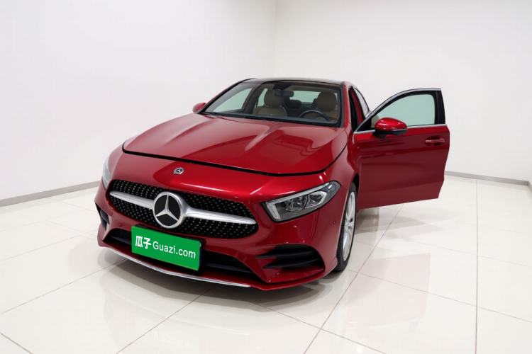 Używany Mercedes-Benz A-Class 2020 Restyled A 200 L Sport Sedan Dynamic Version