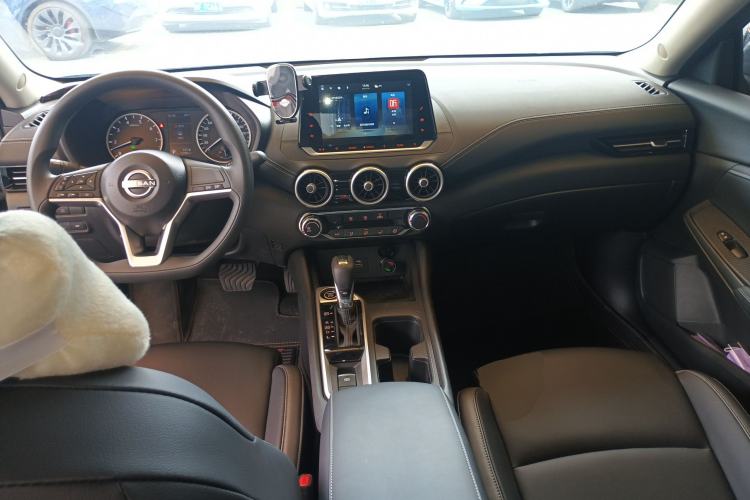 Used Nissan Sylphy 2026 Model 1.6L CVT Genuine Edition Center Console