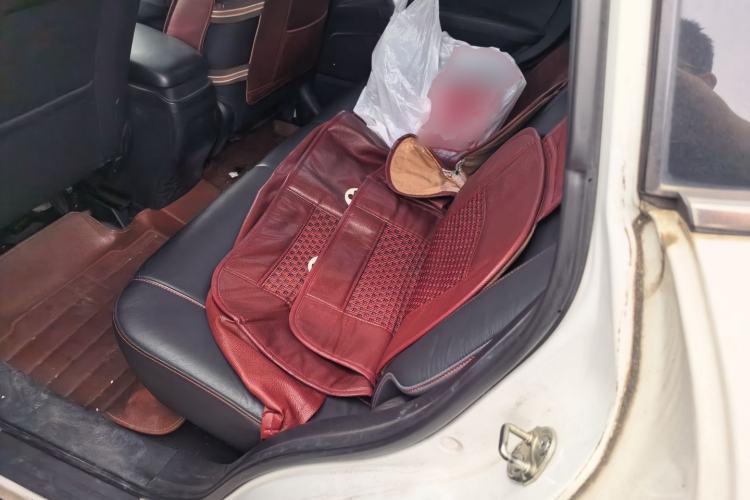 Used Bestune X80 2013 2.0L automatic comfort version Left Rear Seat