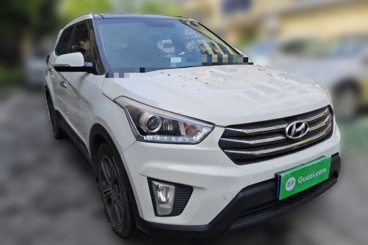 Used Hyundai ix25 2015 1.6L Automatic Two-Wheel-Drive Deluxe DLX Model Front Right 45 Deg