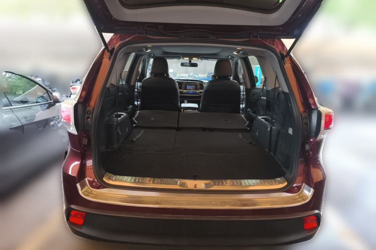 Used Toyota Highlander 2015 2.0T Four-Wheel Drive Luxury Edition 7-Seater Trunk