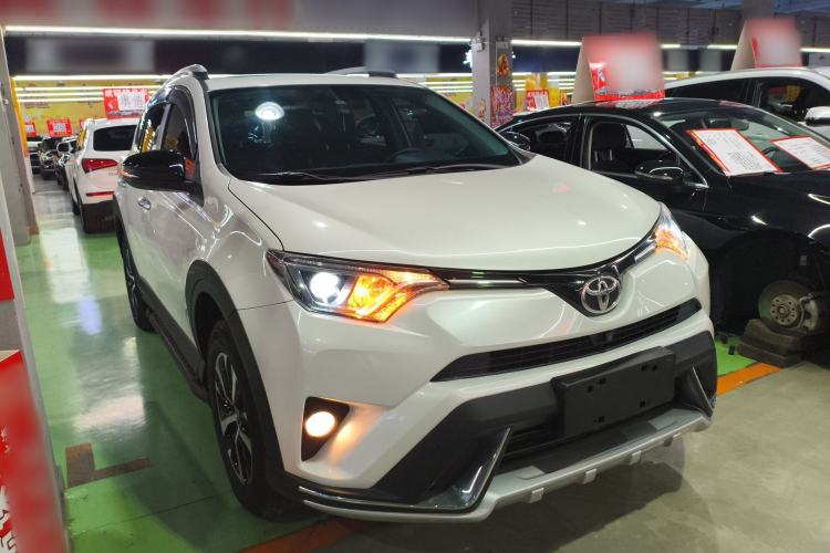 Used Toyota RAV4 2018 2.0L CVT Two-Wheel Drive Fashion X Edition