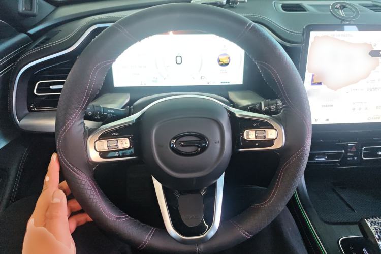 Used GAC Trumpchi GS8 2024 Linghang Series 2.0 TGDI Two-Wheel Drive Luxury Smart Connectivity Version Steering Wheel