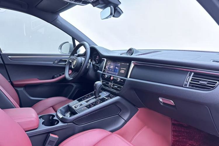 Used Porsche Macan 2022 Macan 2.0T Interior 1