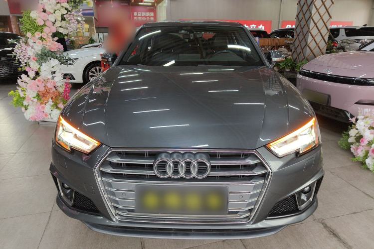 Used Audi A4L 2019 40 TFSI Fashion Edition China VI Emission Standard
