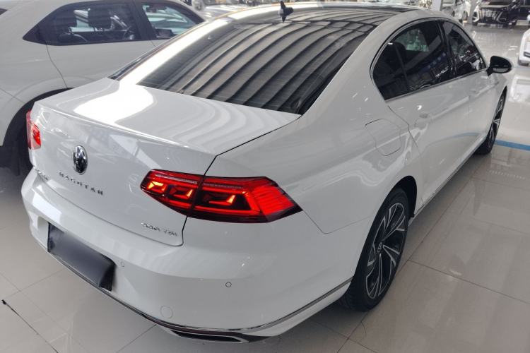 Used Volkswagen Magotan 2020 330TSI DSG Luxury Edition Rear Right 45 Deg