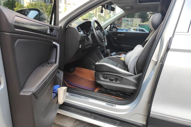 Used Volkswagen Tiguan L 2017 380TSI Automatic All-Wheel-Drive Luxury Edition Driver Seat