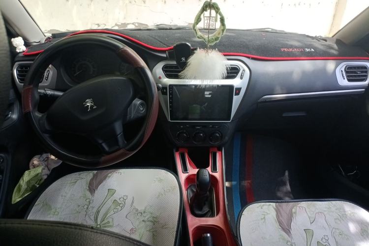 Used Peugeot 301 2016 1.6L Manual Comfort Edition Center Console