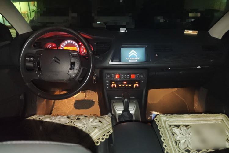 Used Citroen C5 2012 2.0L Automatic Luxury Edition Center Console