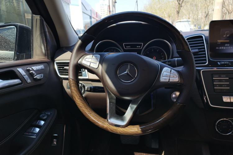 Used Mercedes-Benz GLE 2018 GLE 400 4MATIC Exclusive Edition Steering Wheel