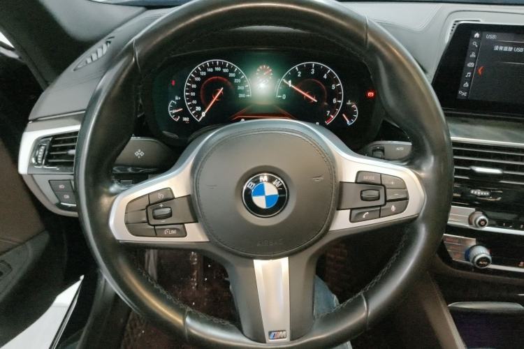 Used BMW 5 Series 2019 525Li M Sport Package