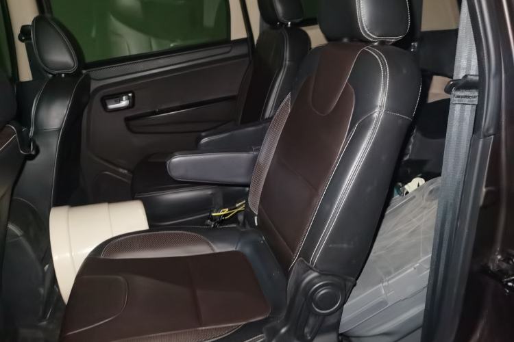 Used Dongfeng Fengon 330 2018 1.5L 330S Comfort Edition China V Standard DK15