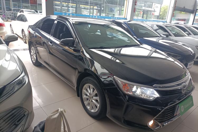 Used Toyota Camry 2016 Dual-Engine 2.5 HG 10th Anniversary Deluxe Navigation Edition
