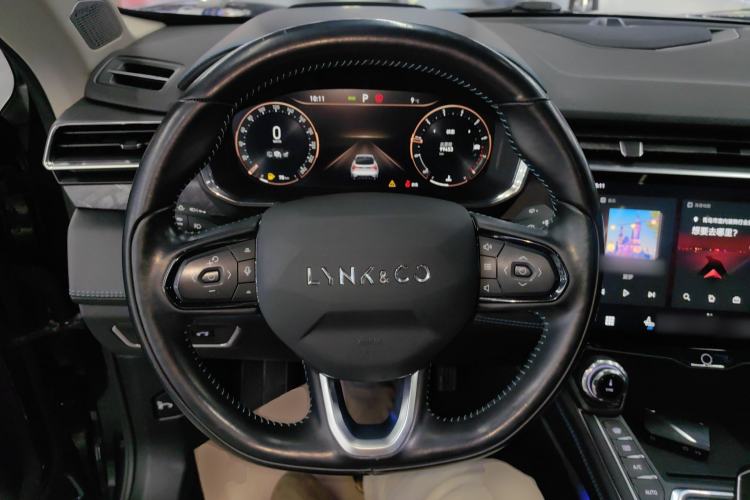 Used Lynk & Co 05 2022 2.0TD Two-Wheel Drive Shine Halo Contrast-Colored Wheel Version