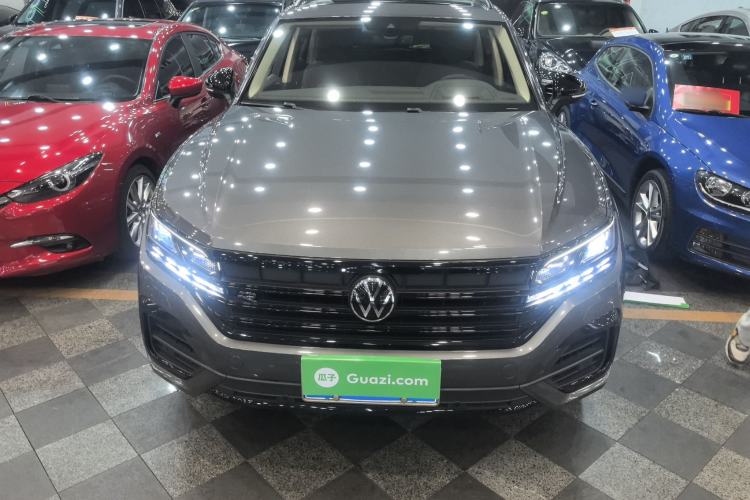 Used Volkswagen Touareg 2021 3.0 TSI Luxury Edition Black Diamond Sport Package