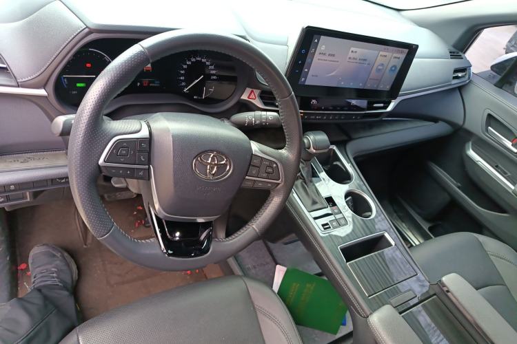 Used Toyota Sienna 2021 2.5L Hybrid Premium Edition
