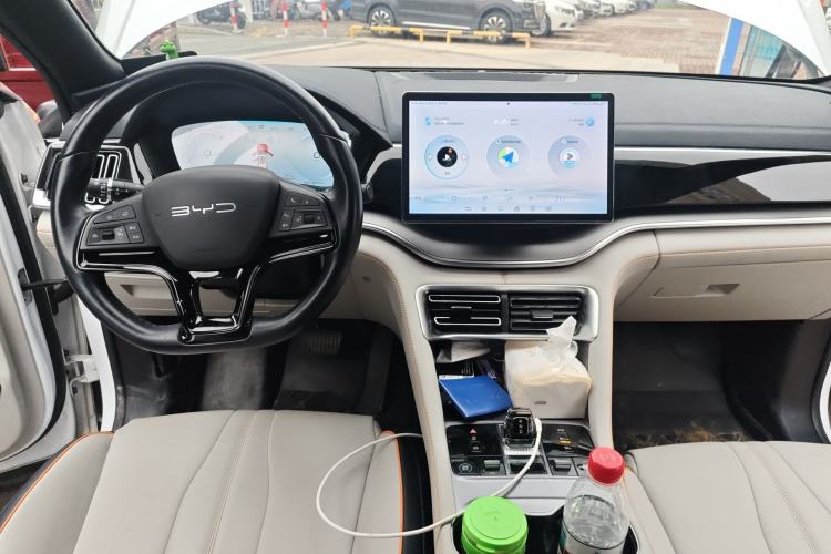 Used BYD Song PLUS New Energy 2023 Champion Edition DM-i 110KM Flagship Model Center Console