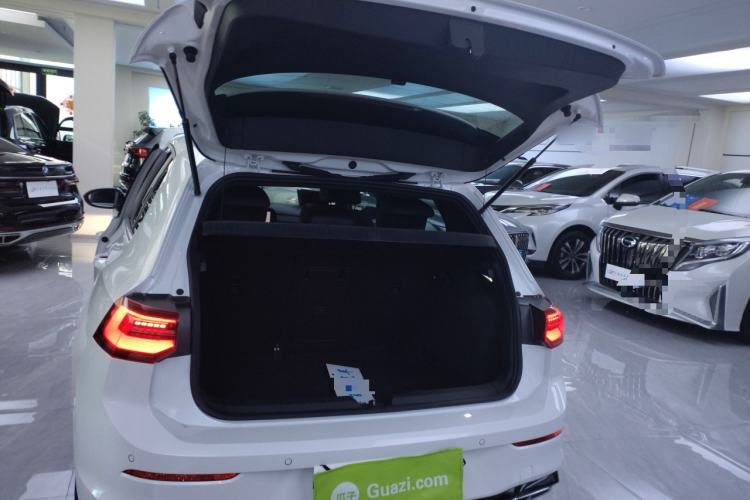 Used Volkswagen Golf 2023 Facelift 280TSI DSG R-Line Lite
