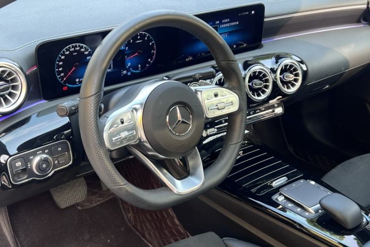Used Mercedes-Benz A-Class 2022 Revised Version A 200 L Sport Sedan Fashionable Style Interior 2