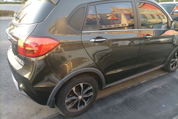 Used FAW Yingzhi G3 2016 G3S 1.5L CVT Luxury Navigation Edition
