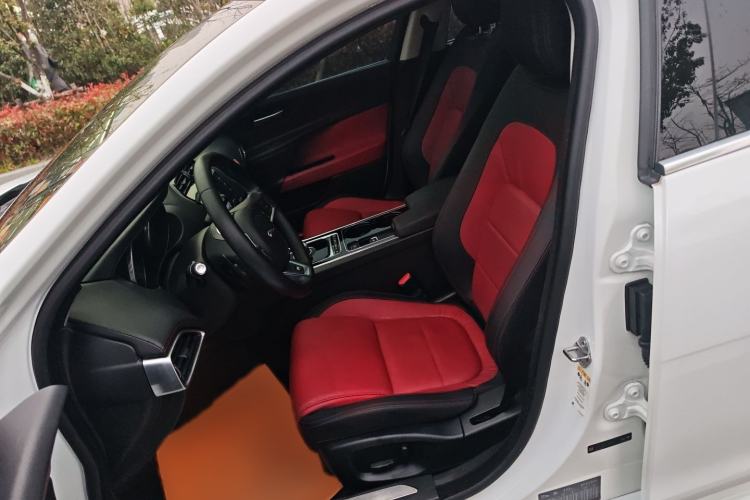 Used Jaguar XE 2017 2.0T 200 PS R-Sport
