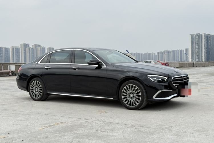 Used Mercedes-Benz E-Class 2022 Second Facelift E 300 L Sporty and Stylish Edition Exterior 9