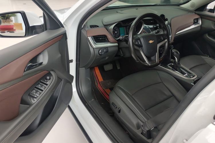 Used Chevrolet Malibu 2018 530T Automatic Luxury Edition Driver Seat