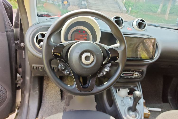 Used smart fortwo 2018 1.0L 52kW Hardtop Dynamic Version China V Steering Wheel