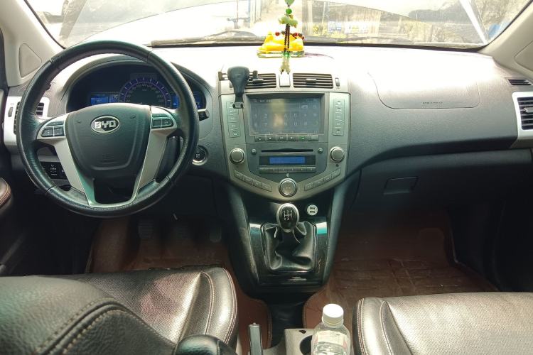 Used BYD S6 2013 Platinum Edition 2.0L Manual Luxury Model
