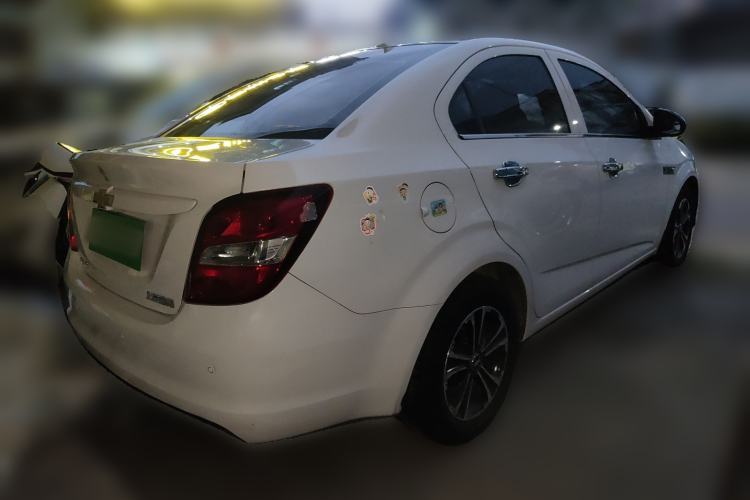 Used Chevrolet Aveo Sonic 2014 Sedan 1.4SL AT Stylish Sunroof Edition
