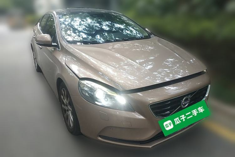 Used Volvo V40 2013 2.0T Zhiya Edition
