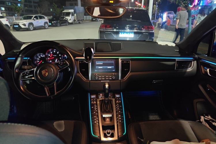 Used Porsche Macan 2017 Macan 2.0T Center Console
