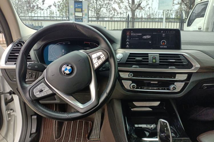 Used BMW X3 2021 Facelift xDrive28i Luxury Package Center Console