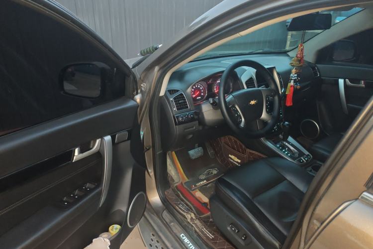 Used Chevrolet Captiva 2015 2.4L 4x4 Flagship Edition 7-Seater Driver Seat