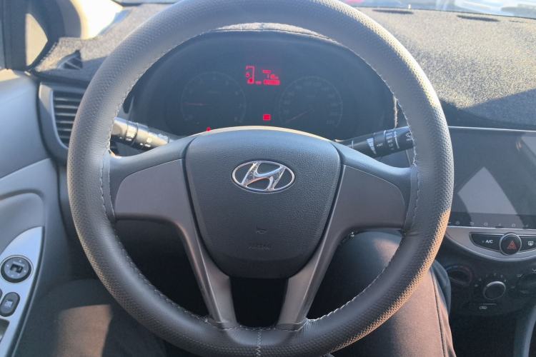 Used Hyundai Verna (older generation) 2016 1.4L Manual Smart GLS Trim