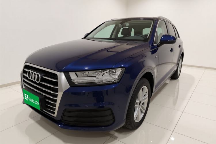 Used Audi Q7 2018 40 TFSI Comfort Model Front Left 45 Deg