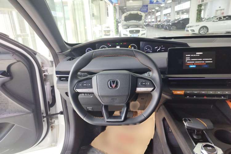 Used Changan UNI-V iDD 2023 ZhiDian iDD 1.5T 113km ZhiKu Model
