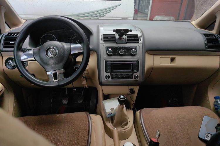 Used Volkswagen Touran 2011 1.4T Manual Zhiya Edition 5 Seats
