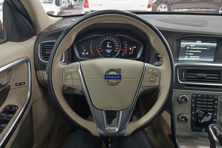 Used Volvo S60 2015 S60L 2.0T Zhiyuan Edition