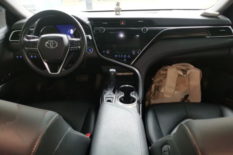 Used Toyota Camry 2019 2.5G Luxury Edition China VI Standard Center Console