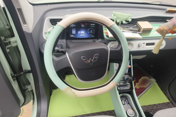 Used Wuling Hongguang MINIEV 2022 Macaron Premium Model – Lithium Iron Phosphate Steering Wheel