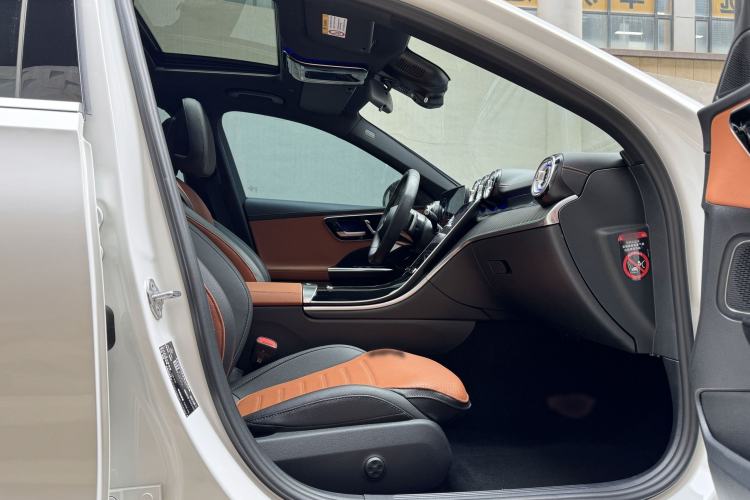 Used Mercedes-Benz C-Class 2023 C 200 L Sport Edition Interior 4