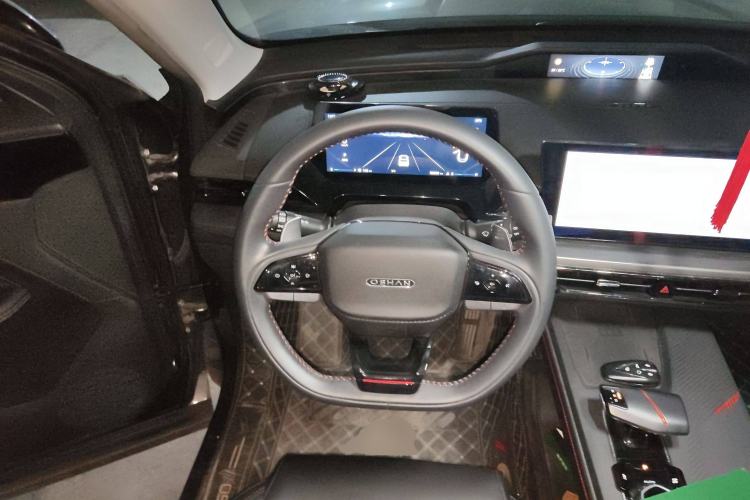 Used CHANGAN OSHAN Z6 2022 Blue Whale 1.5T DCT Smart Navigation Model
