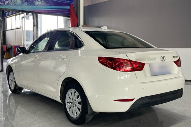 Used BAIC Senova D50 2014 1.5L manual standard version Exterior 3