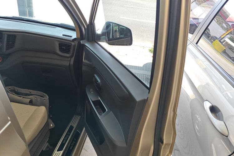 Used Wuling Hongguang V 2022 1.5L Jingqu Edition Electric-Assist LAR